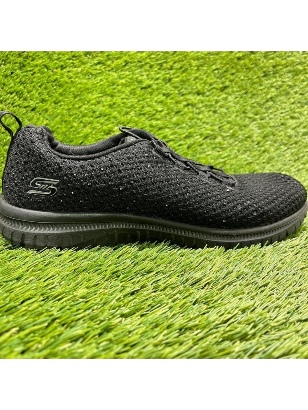 Skechers Virtue Rhinestone Womens Size 8.5 Black Athletic Running Shoes Sneakers